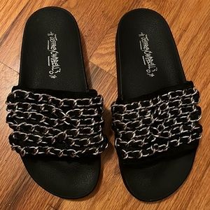Jeffery Campbell slide sandal in black with silver chain size 6